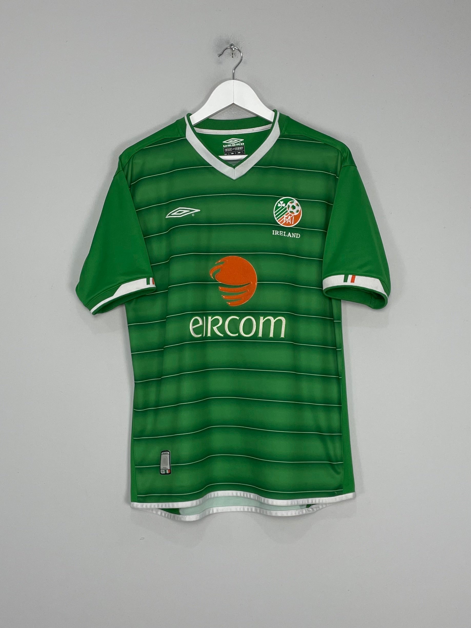 2003/04 IRELAND HOME SHIRT (M) UMBRO