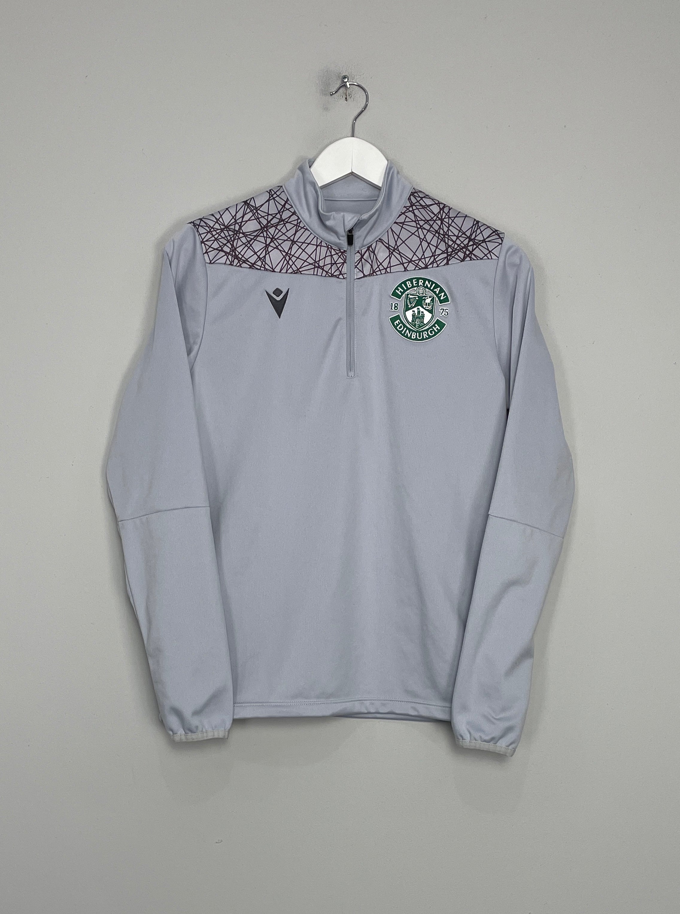 Image of the Hibernian training top from the 2019/20 season