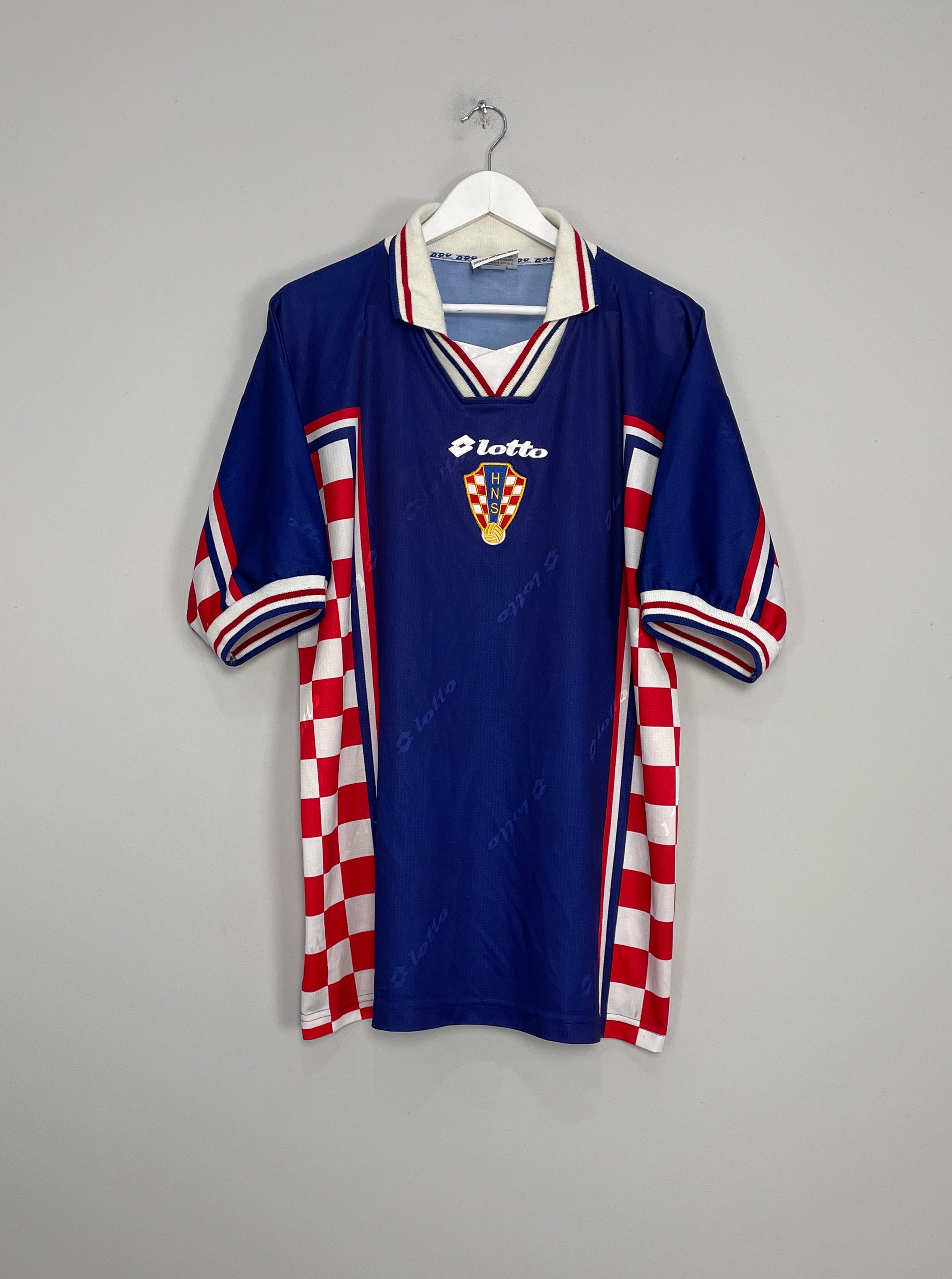 Image of the Croatia shirt from the 1998/01 season