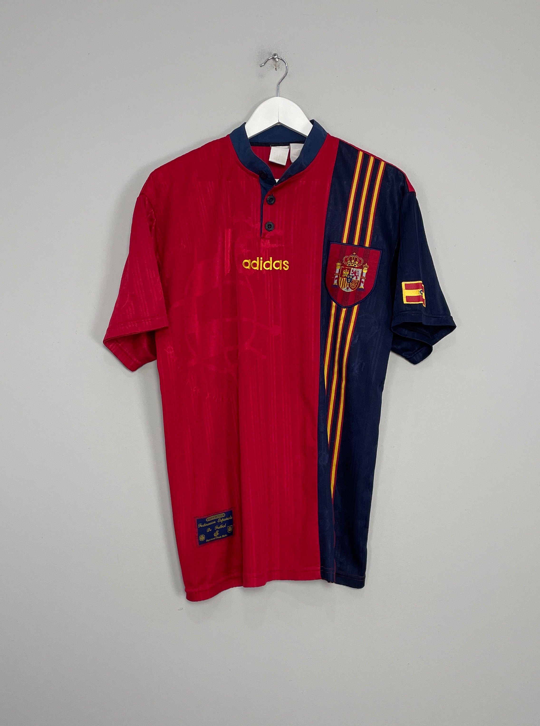 Image of the Spain shirt from the 1996/98 season