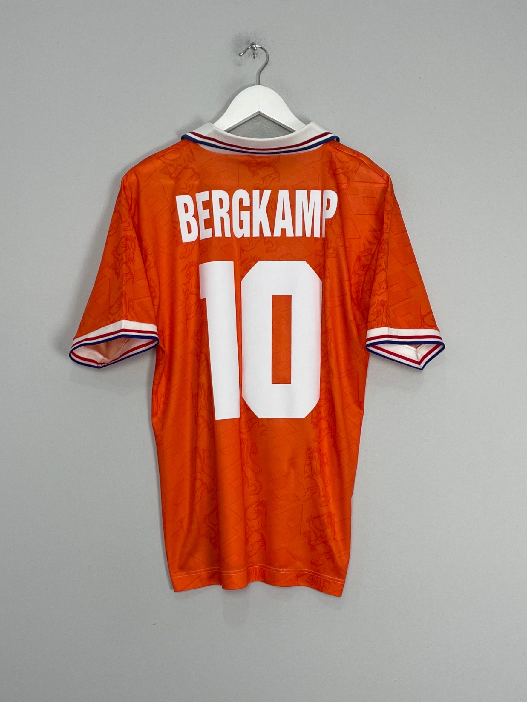 1994 NETHERLANDS BERGKAMP #10 HOME SHIRT (M) LOTTO