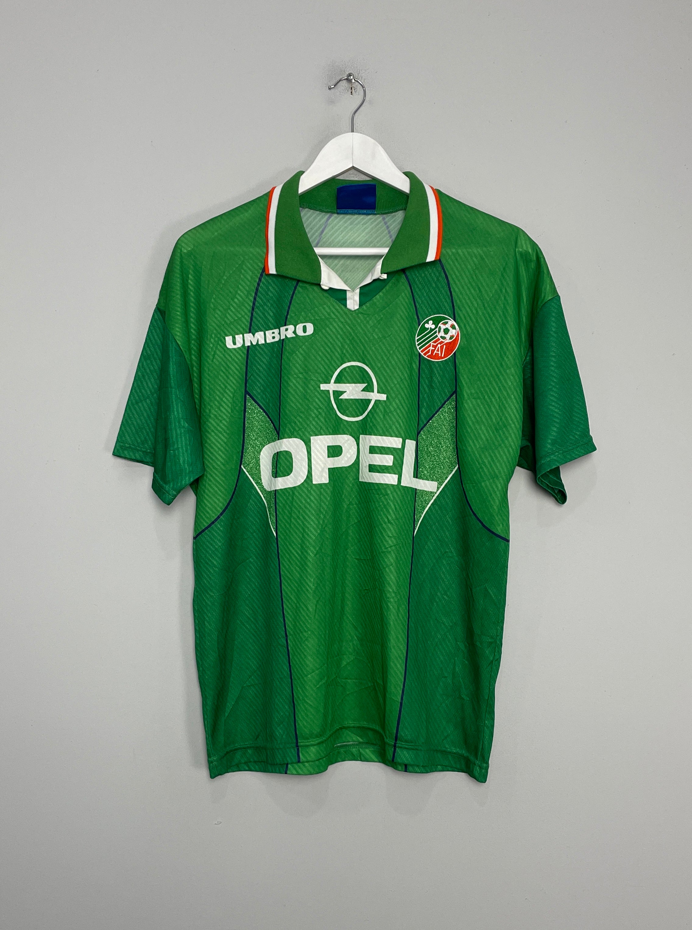 1994/95 IRELAND HOME SHIRT (M) UMBRO