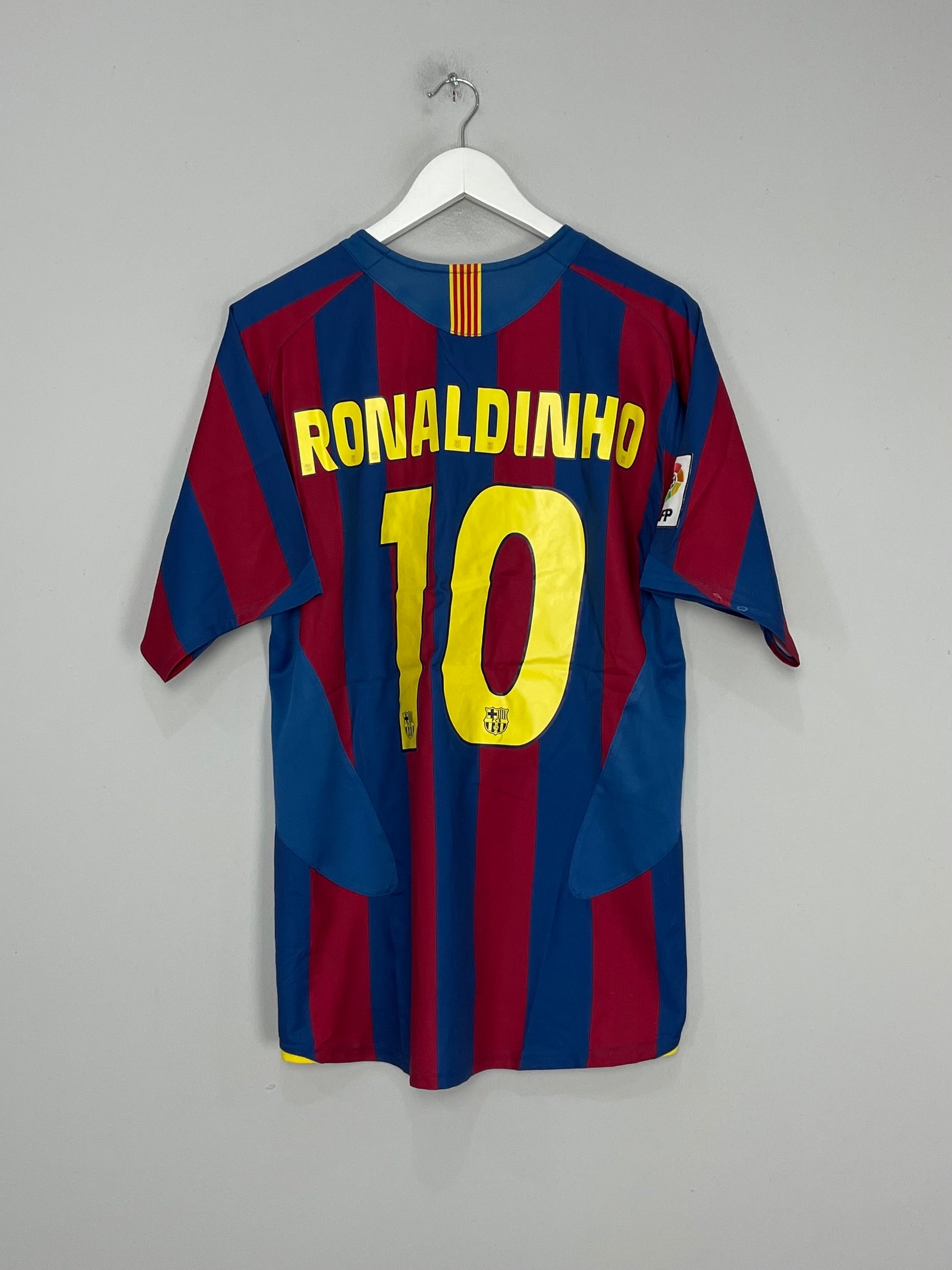 2005/06 BARCELONA RONALDINHO #10 HOME SHIRT (M) NIKE