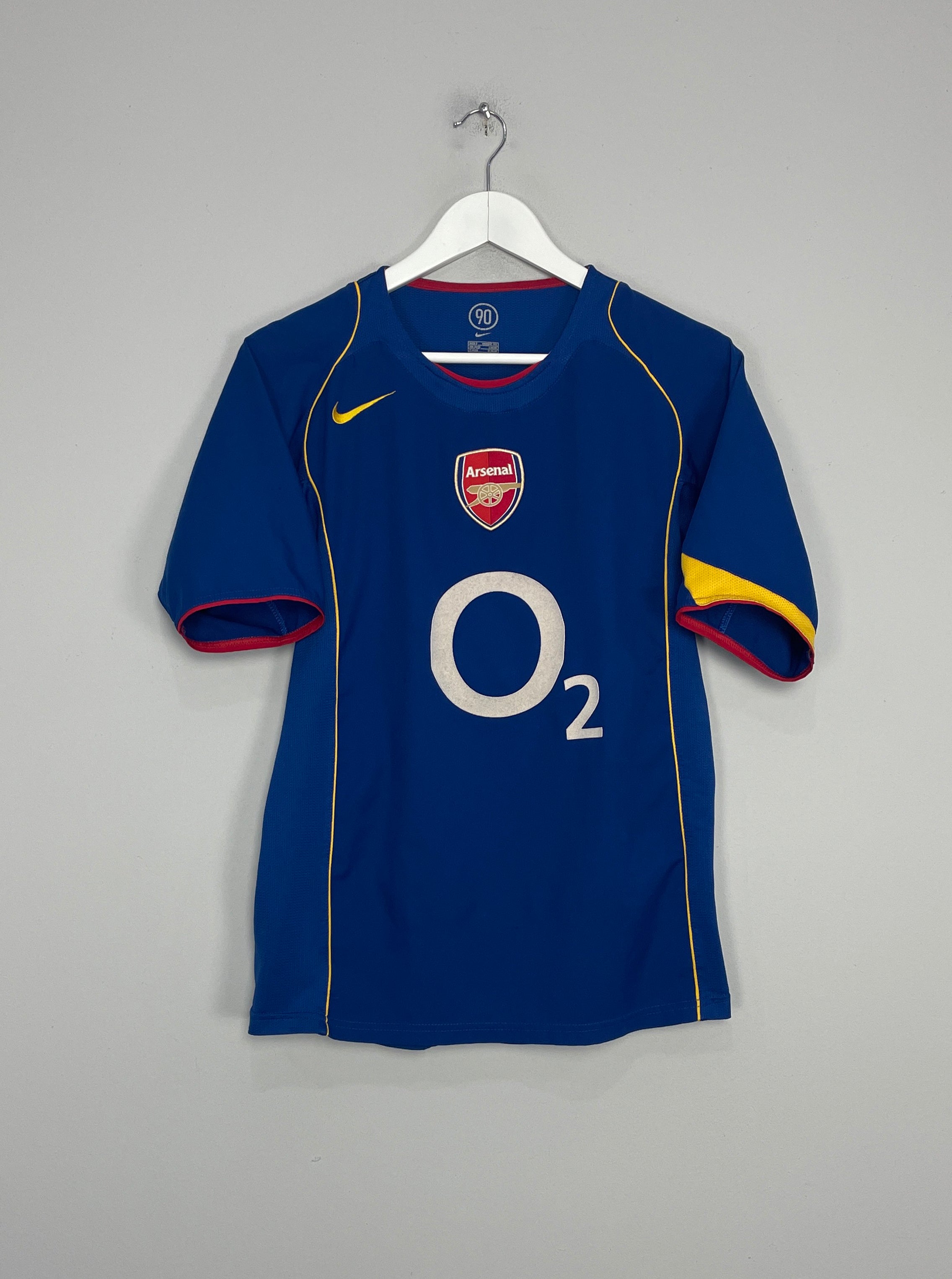 Image of the Arsenal shirt from the 2004/06 season