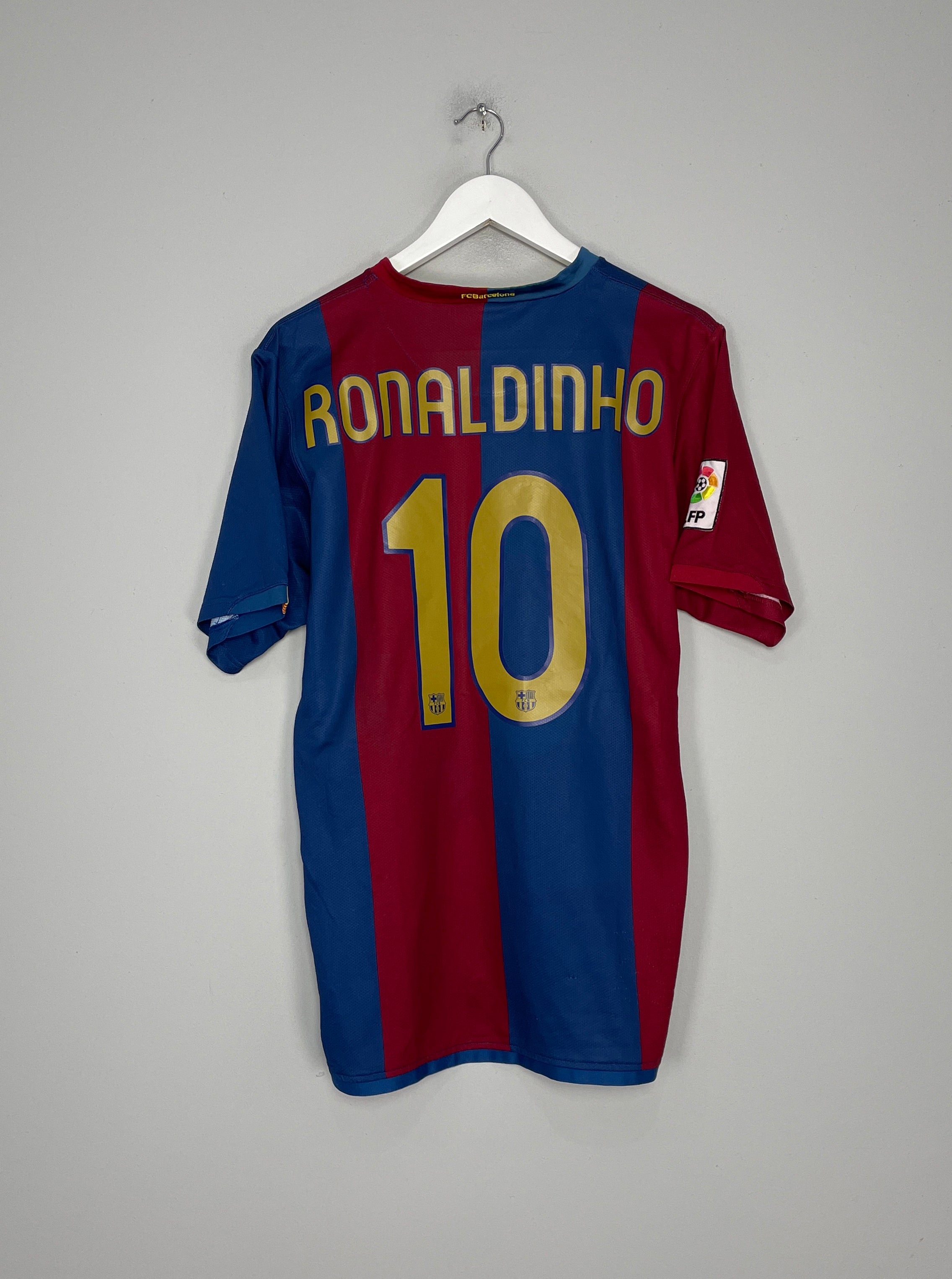 2006/07 BARCELONA RONALDINHO #10 HOME SHIRT (L) NIKE