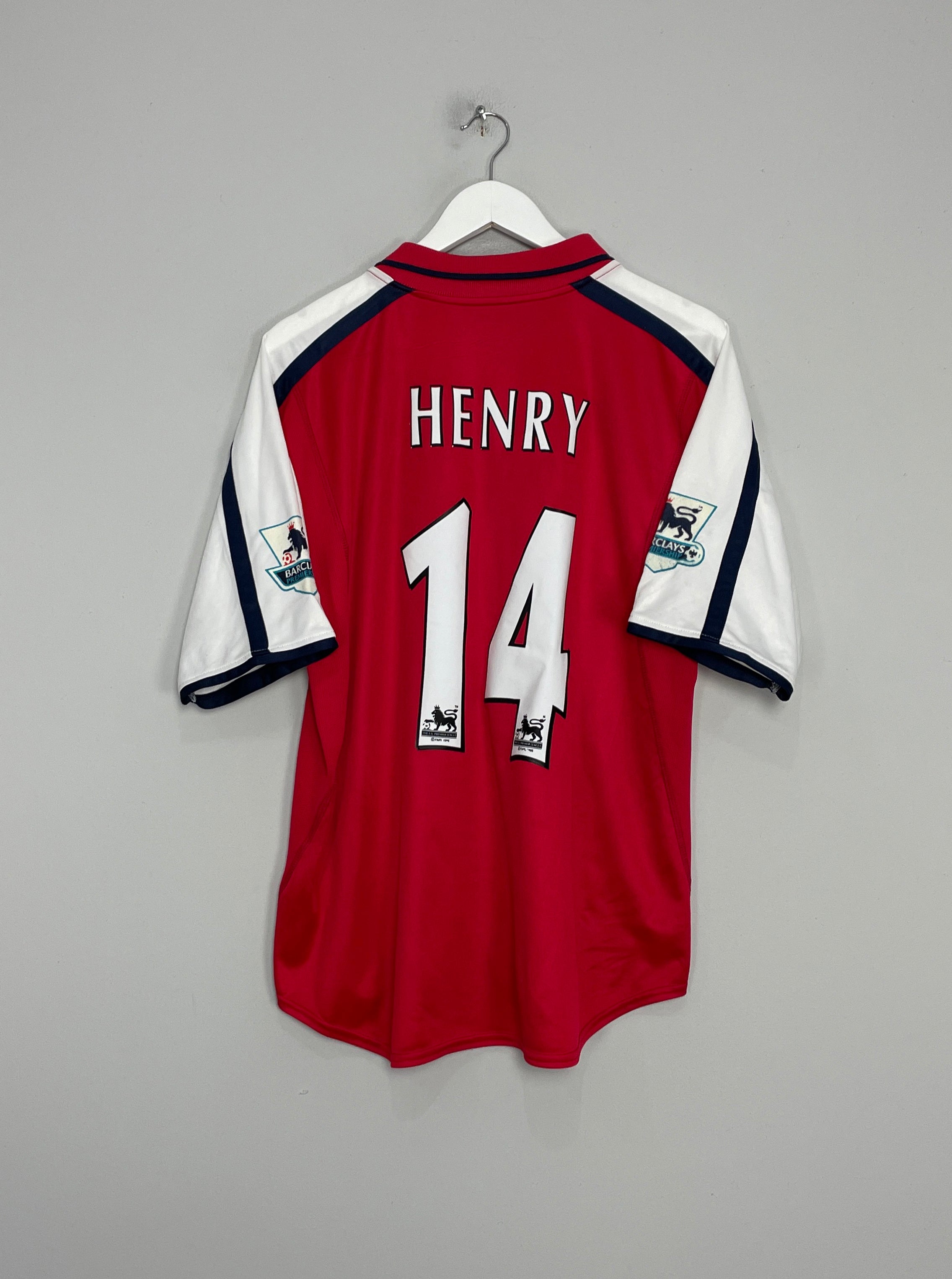 Image of the Arsenal Henry shirt from the 2000/02 season