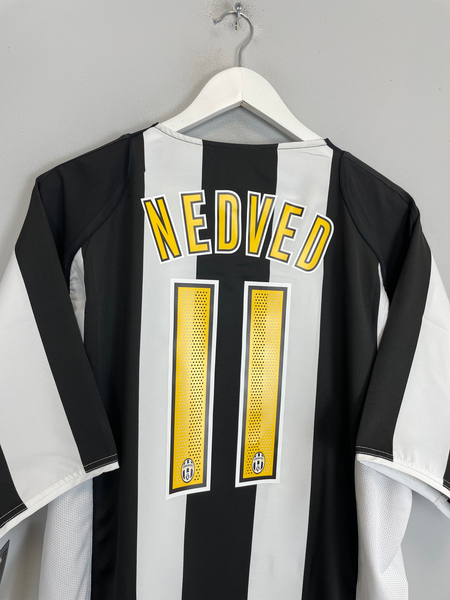 2004/05 JUVENTUS NEDVED #11 *BNWT* HOME SHIRT (XL) NIKE