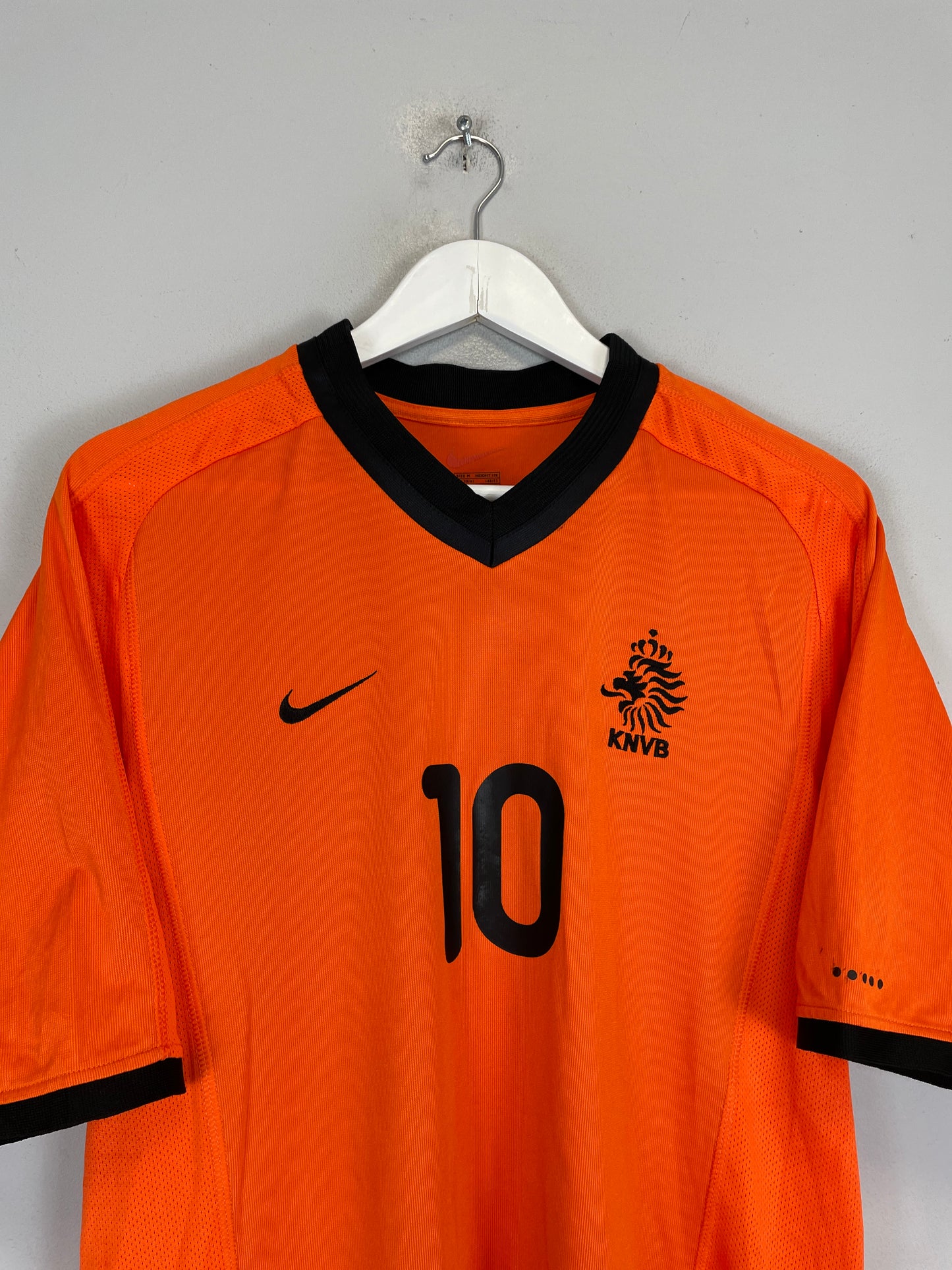 2000/02 NETHERLANDS BERGKAMP #10 HOME SHIRT (M) NIKE