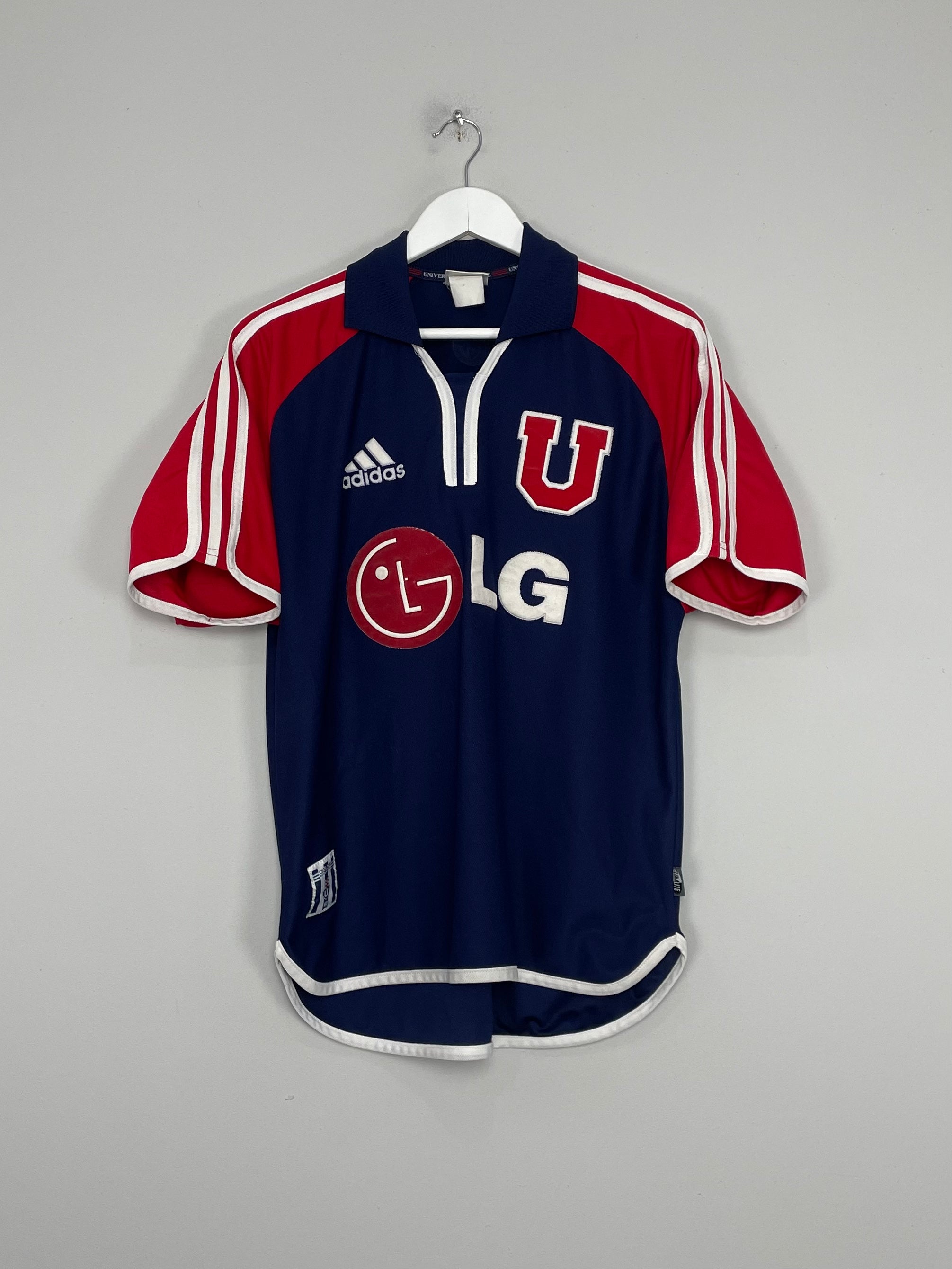 Image of the Universidad shirt from the 2001/02 season