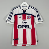 Image of the Bayern Munich shirt from the 2000/02 season