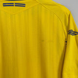 2007/09 SWEDEN HOME SHIRT (M) UMBRO