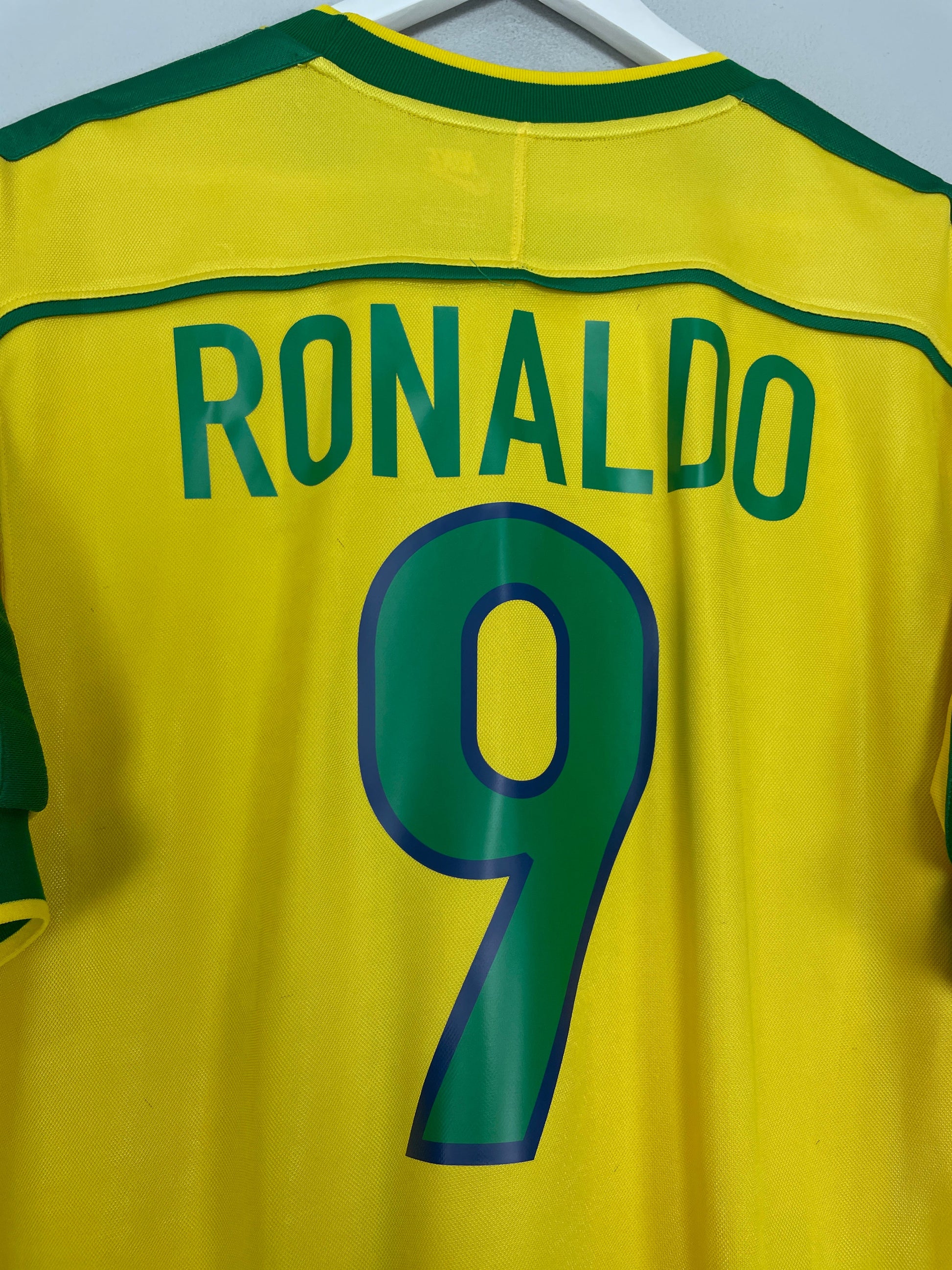 1998-00 Brazil home jersey (#9 RONALDO) - L