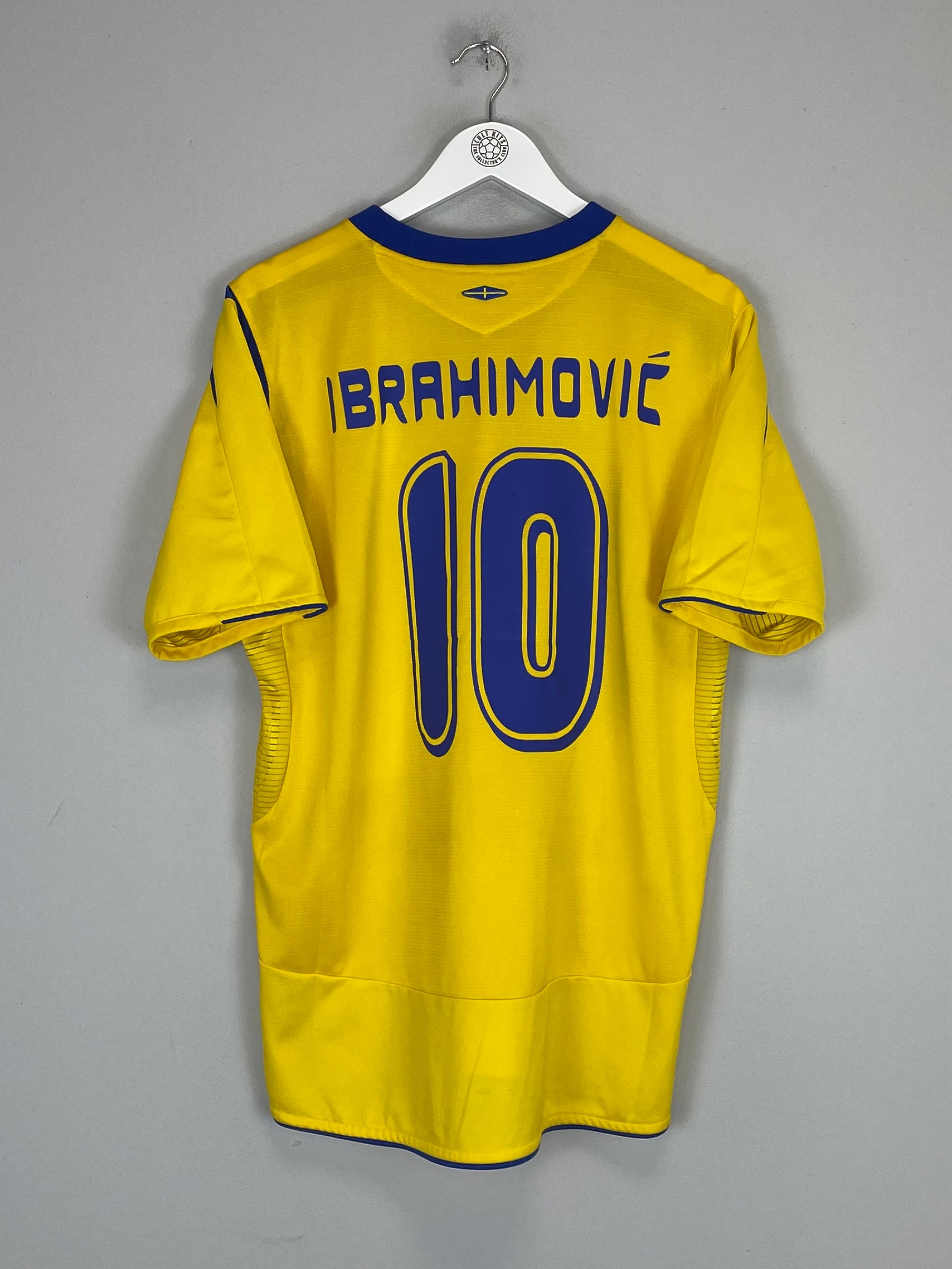 2006/08 SWEDEN IBRAHIMOVIC #10 HOME SHIRT (L) UMBRO