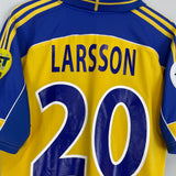 2000/02 SWEDEN LARSSON #20 HOME SHIRT (L) ADIDAS