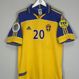 2000/02 SWEDEN LARSSON #20 HOME SHIRT (L) ADIDAS