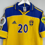 2000/02 SWEDEN LARSSON #20 HOME SHIRT (L) ADIDAS