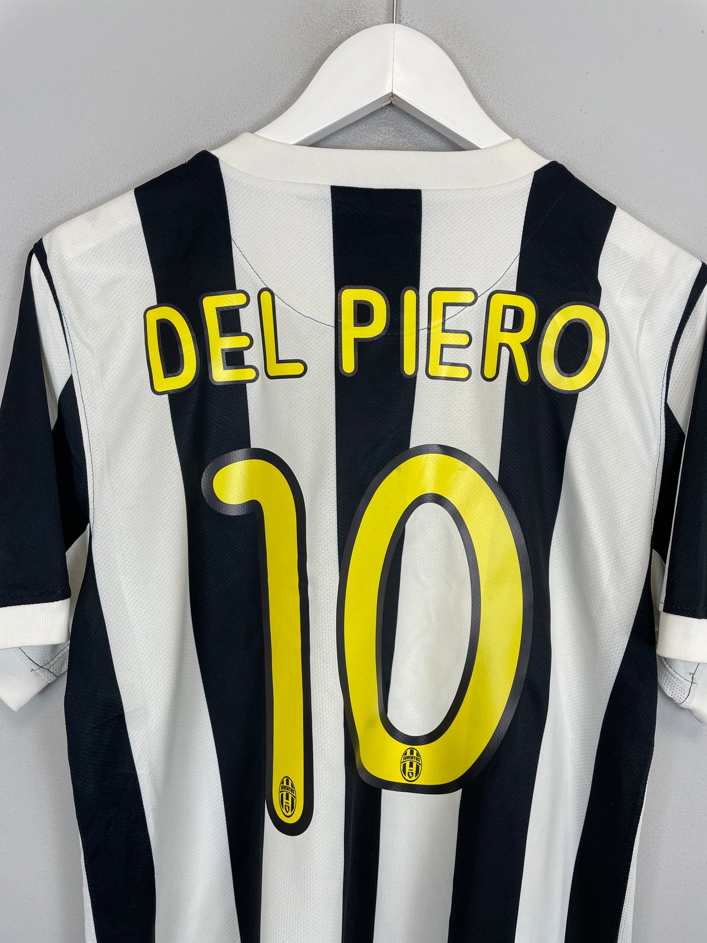 2009/10 JUVENTUS DEL PIERO #10 HOME SHIRT (M) NIKE