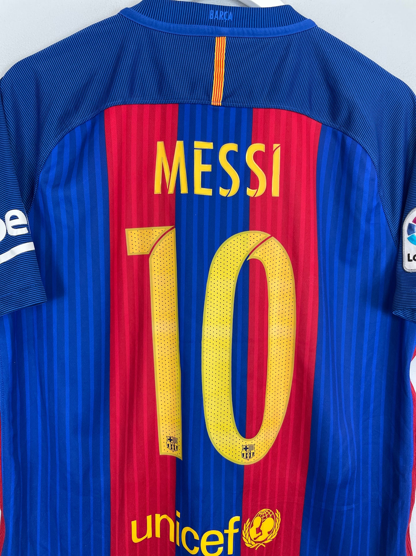 2016/17 BARCELONA MESSI #10 HOME SHIRT (L) NIKE