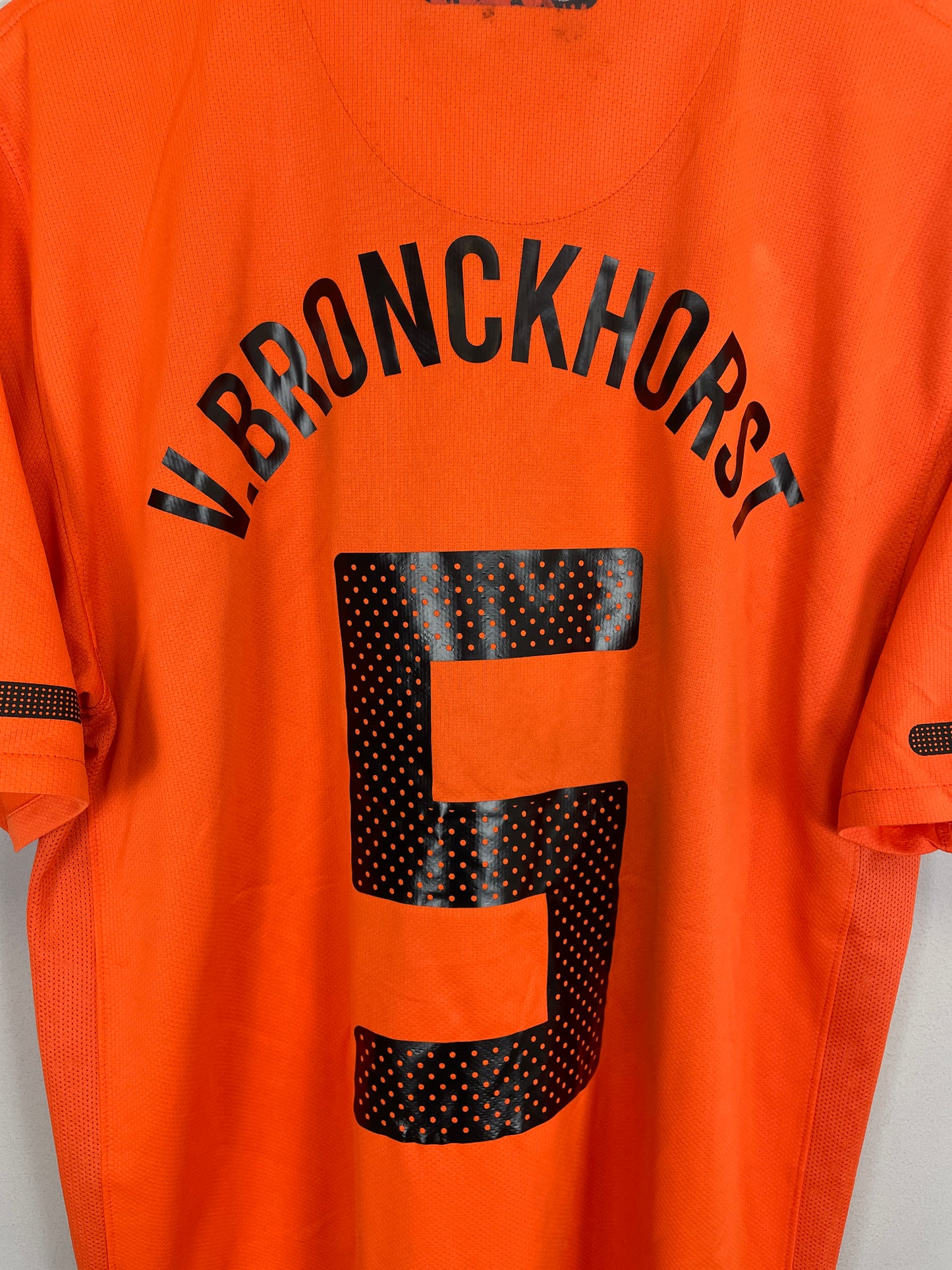 2010/11 NETHERLANDS VAN BRONCKHORST #5 HOME SHIRT (M) NIKE