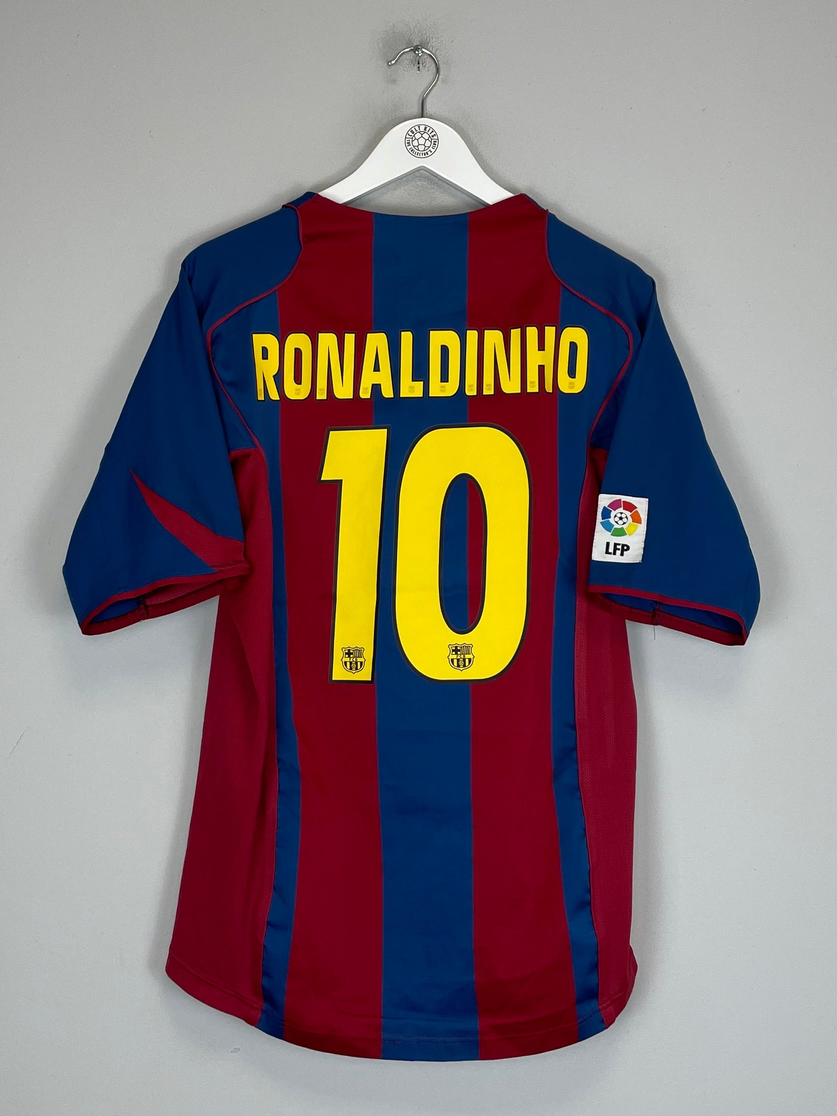 2004/05 BARCELONA RONALDINHO #10 HOME SHIRT (L) NIKE