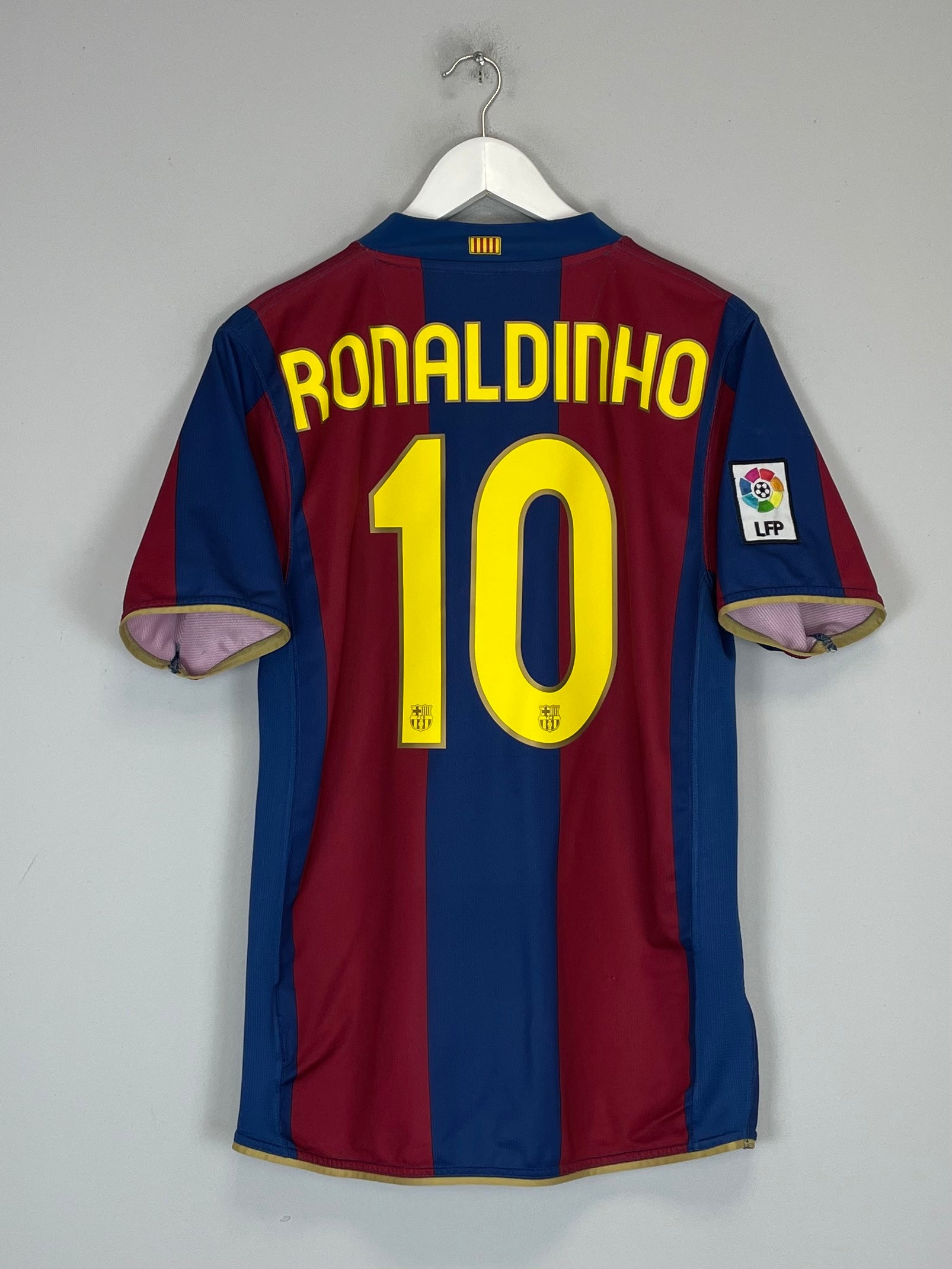 2007/08 BARCELONA RONALDINHO #10 HOME SHIRT (M) NIKE