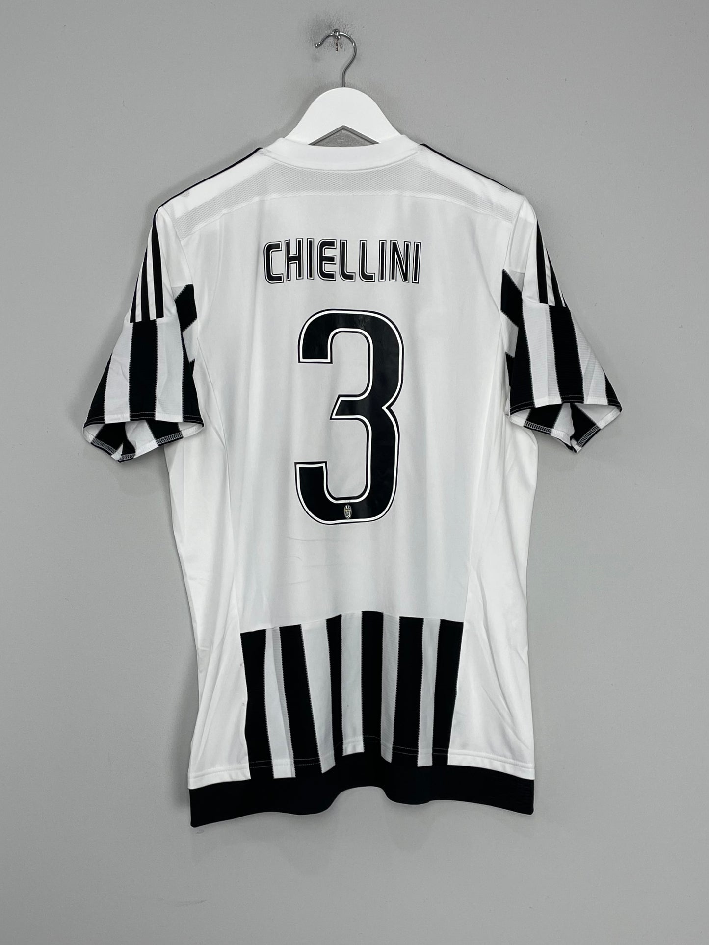 2015/16 JUVENTUS CHIELLINI #3 HOME SHIRT (L) ADIDAS