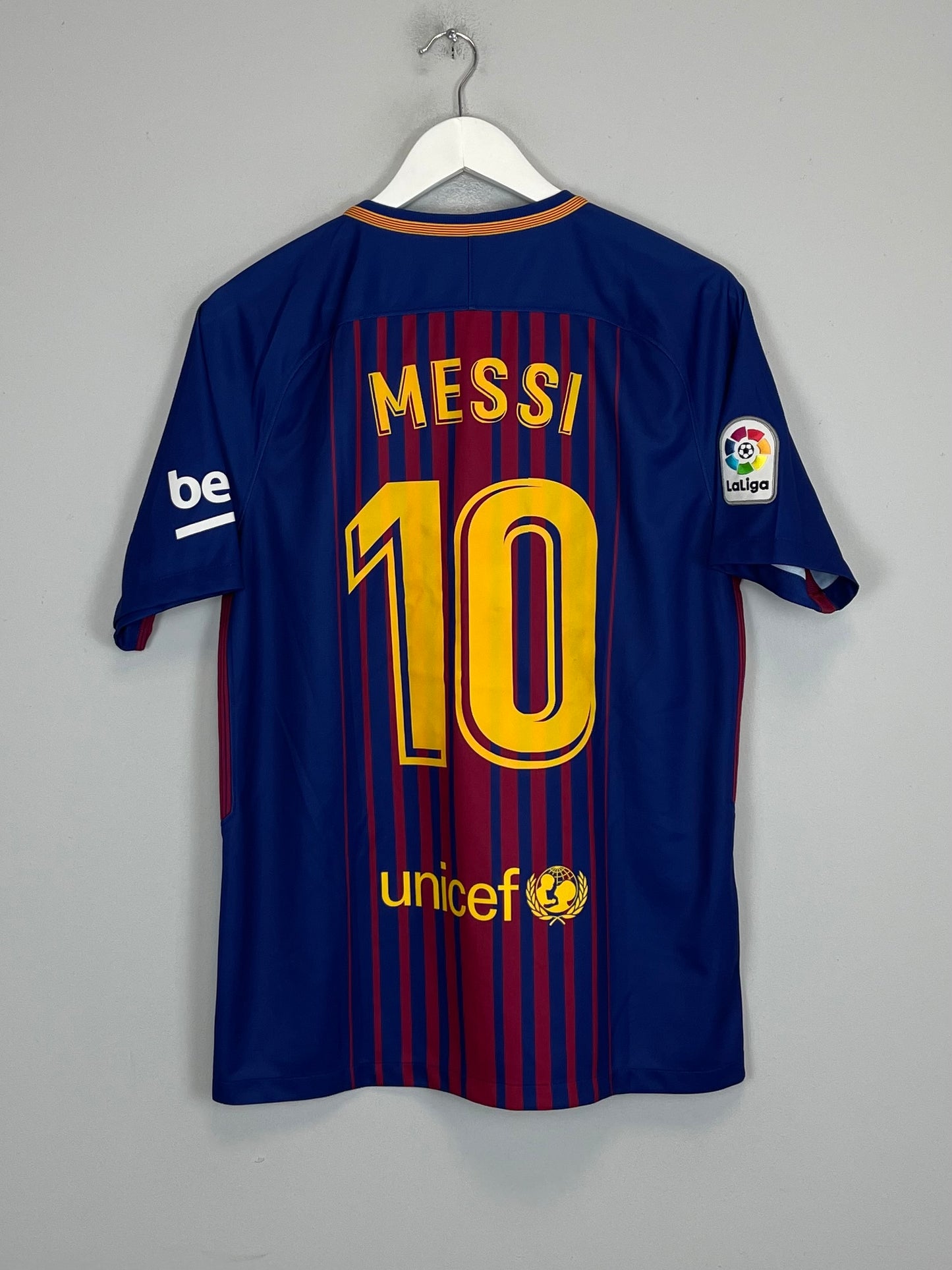 2017/18 BARCELONA MESSI #10 HOME SHIRT (M) NIKE