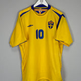 2004/05 SWEDEN IBRAHIMOVIC #10 HOME SHIRT (XL) UMBRO