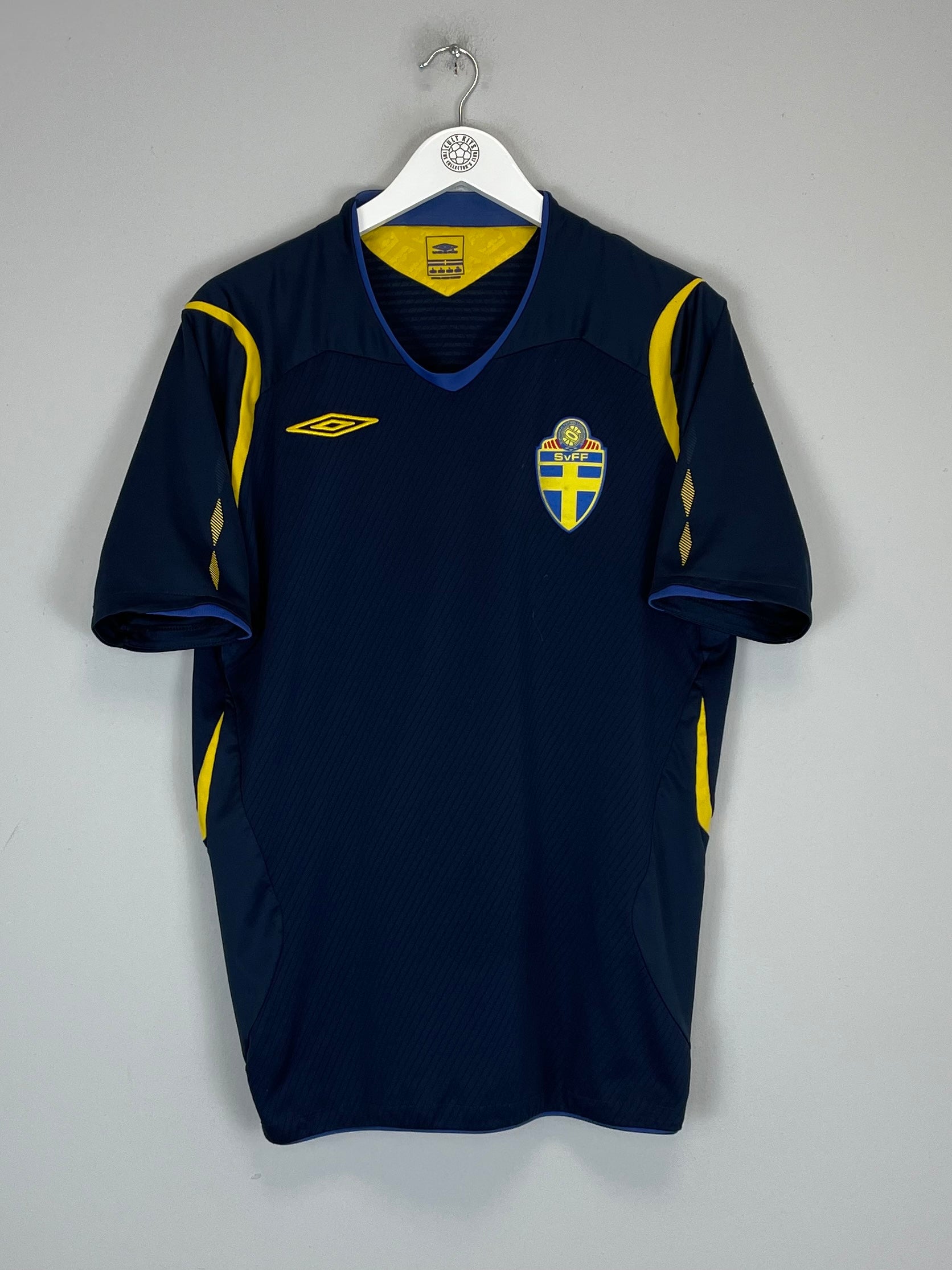 2008/10 SWEDEN AWAY SHIRT (L) UMBRO