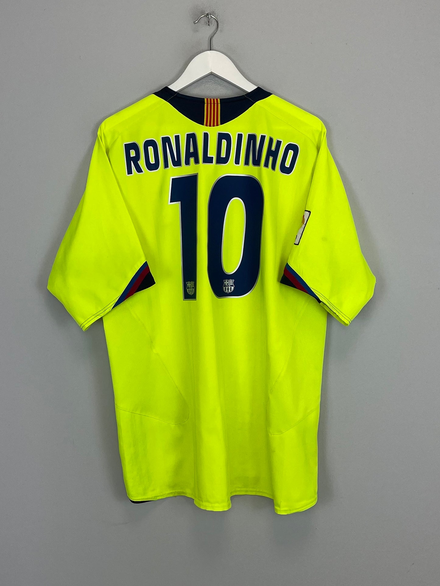 2005/06 BARCELONA RONALDINHO #10 AWAY SHIRT (XL) NIKE