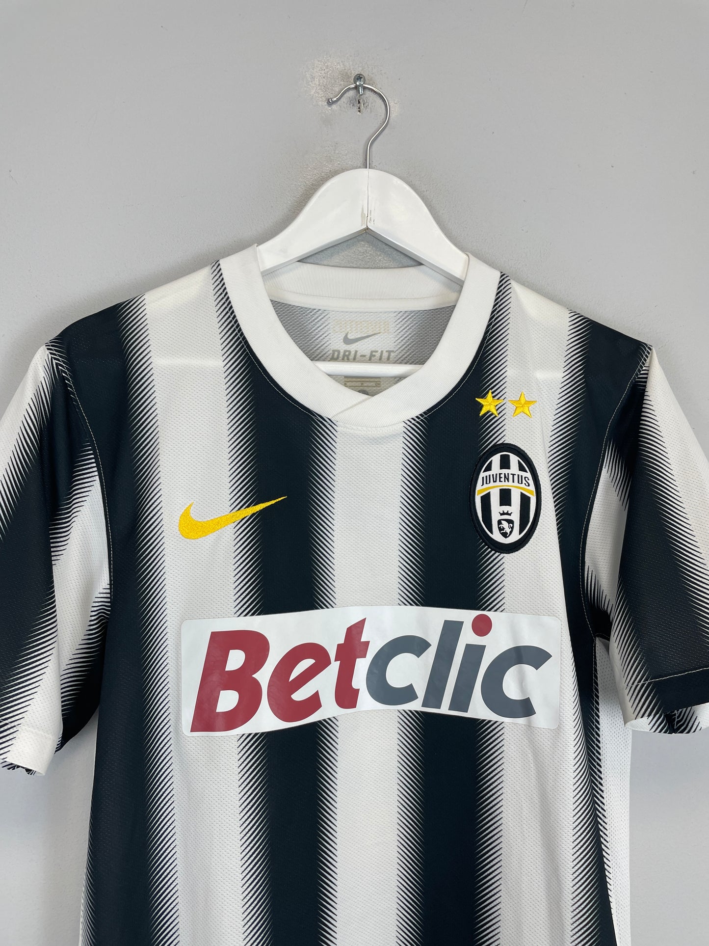 2011/12 JUVENTUS IAQUINTA #9 HOME SHIRT (S) NIKE