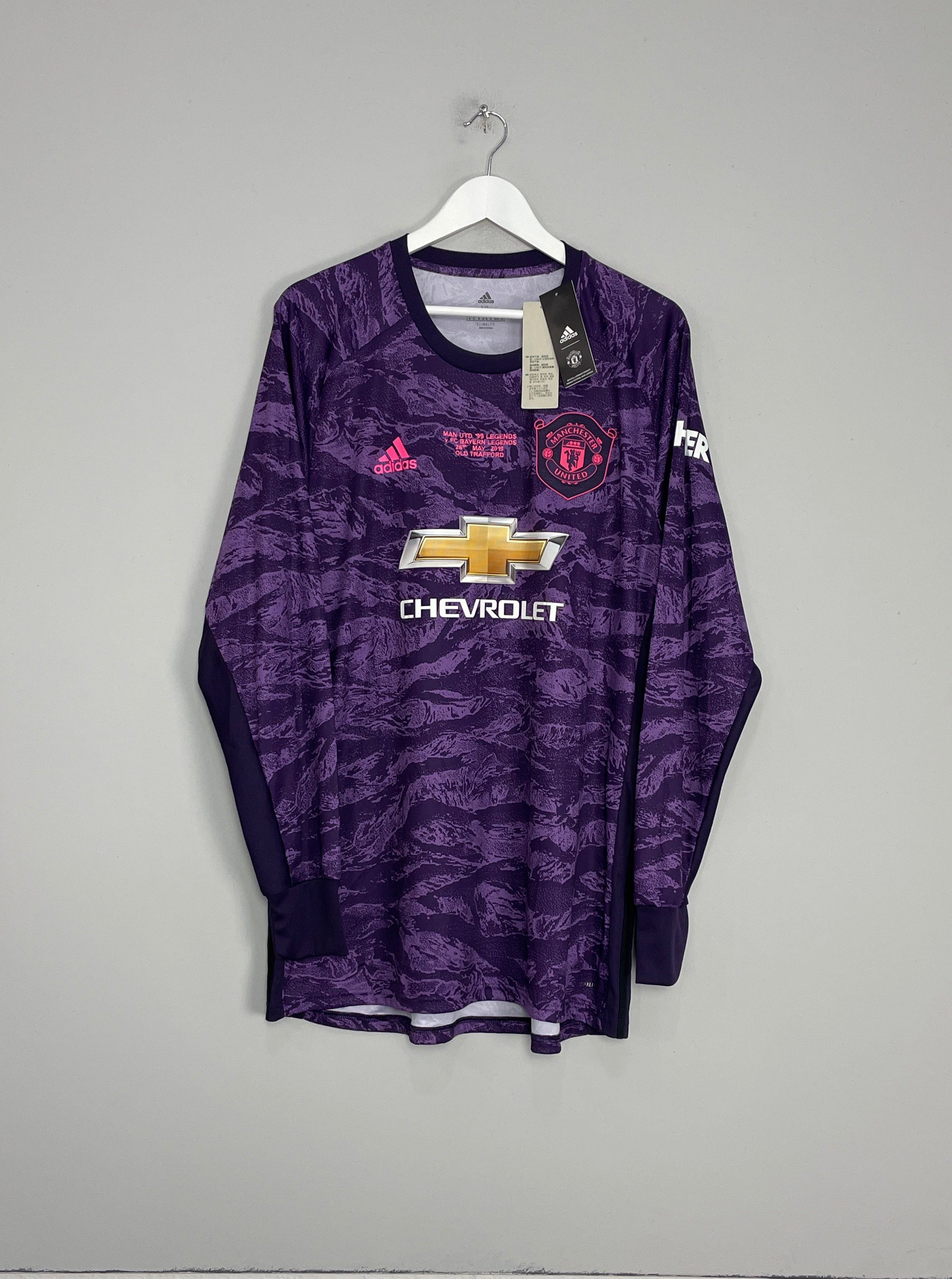 Manchester united sale purple goalkeeper kit